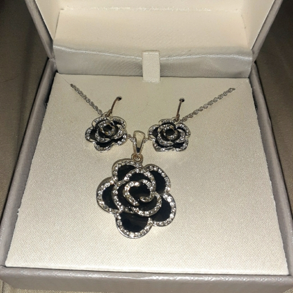 Rose Necklace and Earrings Set